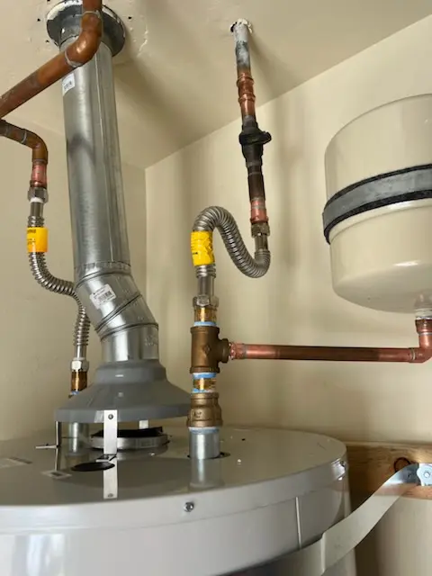 Water heater installation and plumbing repair in Malapardis